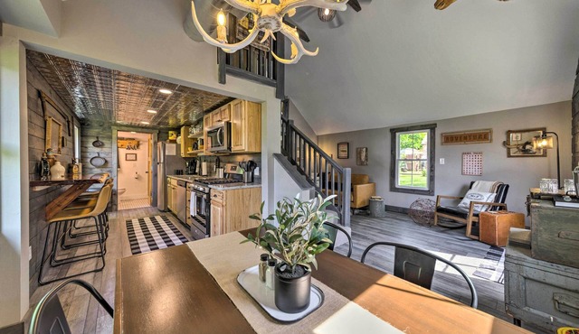 ‘The Reubling House’ - Modern-Rustic Cabin!