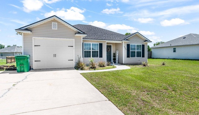 The Reveille Retreat – Pet-Friendly 3BR w/Grill & Yard, Near Moody AFB