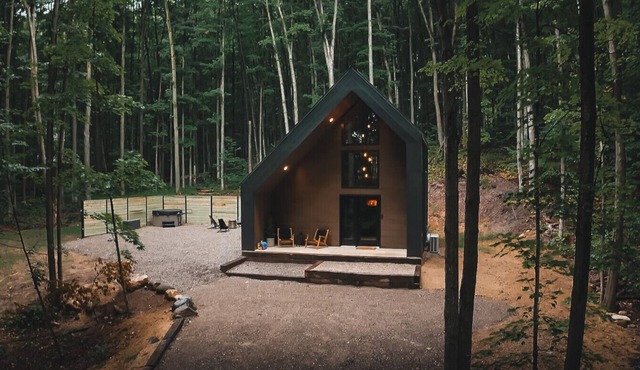 The Ridge – 650 sqft. Luxe Cabin in Bellaire.