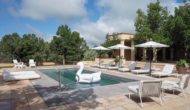 The Ridge: A Secluded Luxury Estate with Pool