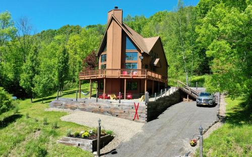 The Ridge Chalet in Ellicottville Hot Tub & Sauna