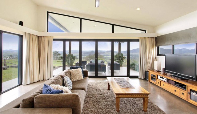 The Ridge House, TOP NOTCH