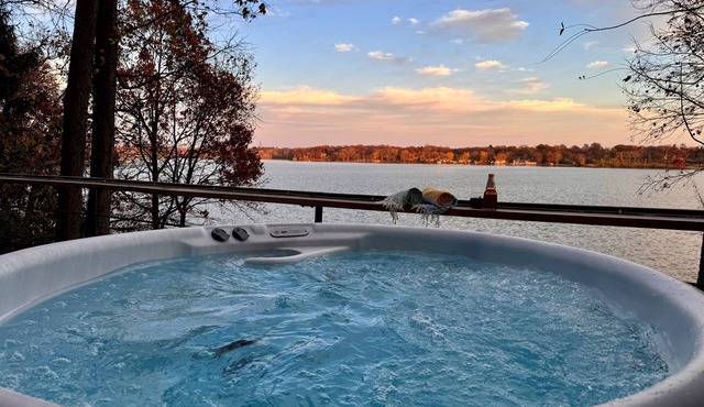 The Ridge | Lake Front | Hot Tub | Kayak+Pvt Dock