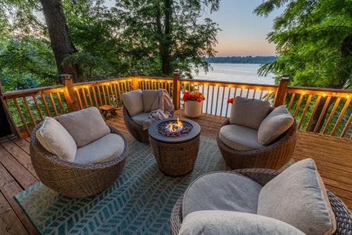 The Ridge Lake Front Hot Tub KayakPvt Dock