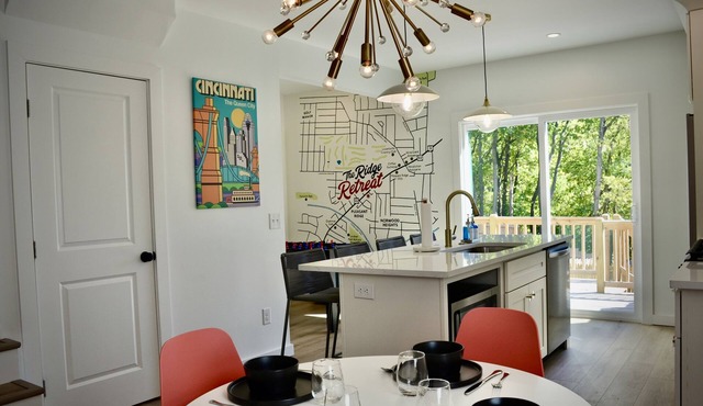 The Ridge Retreat - Walkable and HGTV designed!