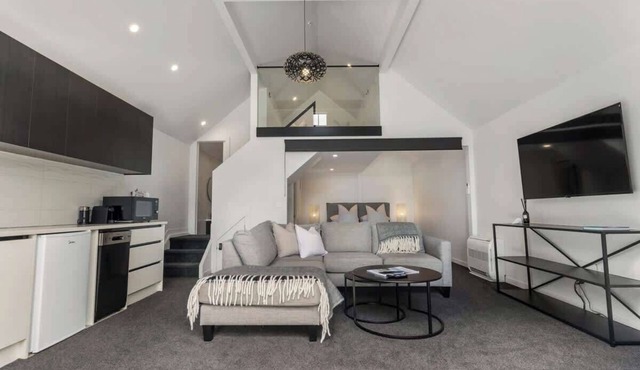 The Ridge Villa 3 – Family-Sized near Tara Iti, Sleeps 4+