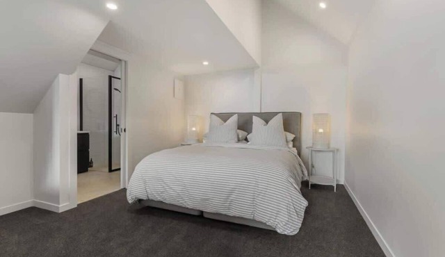 The Ridge Villa 4 – Couple’s Escape, Romantic Breathtaking Views