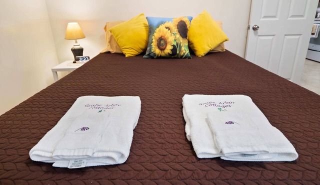 The Riesling Cottage - GOTL Strip - Cozy & Quaint