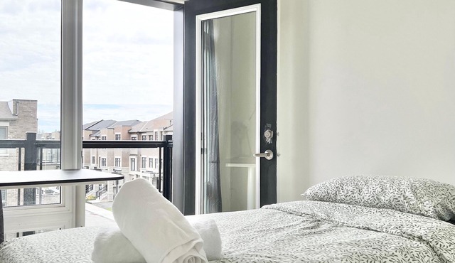 The Riley Luxury Richmond Hill Home w/ Free Parking