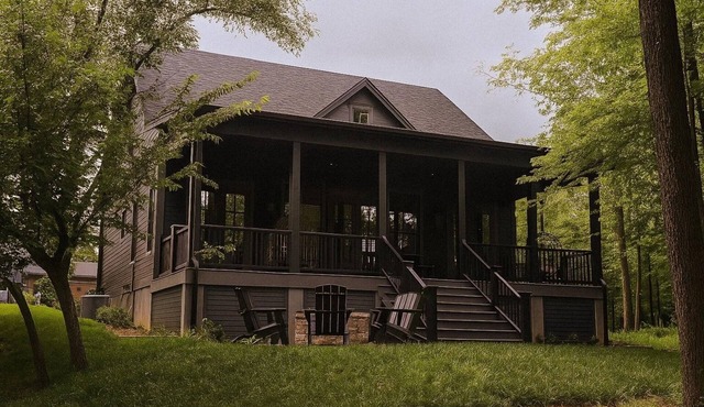 The Rip at Selah- Unique Bunkhouse Style Retreat - Close to OU Campus