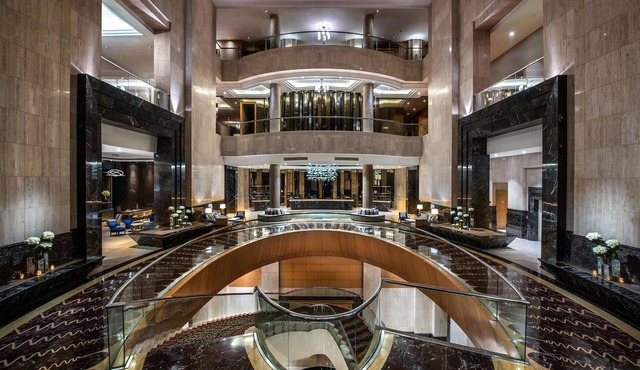 The Ritz-Carlton Jakarta, Mega Kuningan