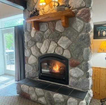 The River Condos Hot Tub Fireplace Family & Pet Friendly River Front 2 to 6 bedroom condos dock