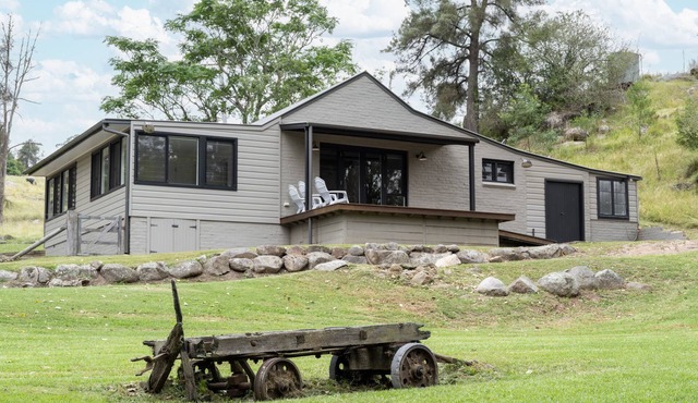The River Cottage - Idyllic river side cottage