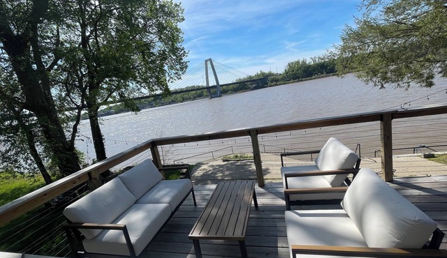 The River Hideaway : Relax, Stay & Play