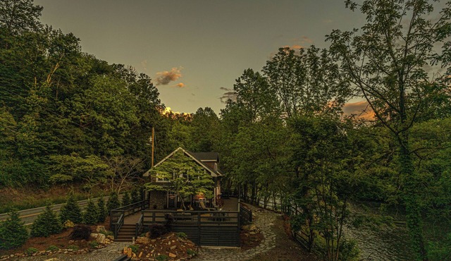 The River House on the Tuckasegee River near Bryson City, NC