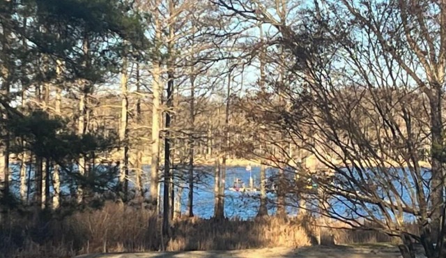 The River Retreat - multiple views of Chickahominy River