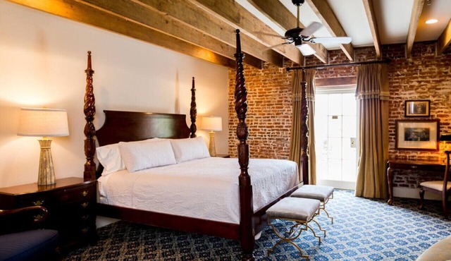 The River Walk Inn - Room 802