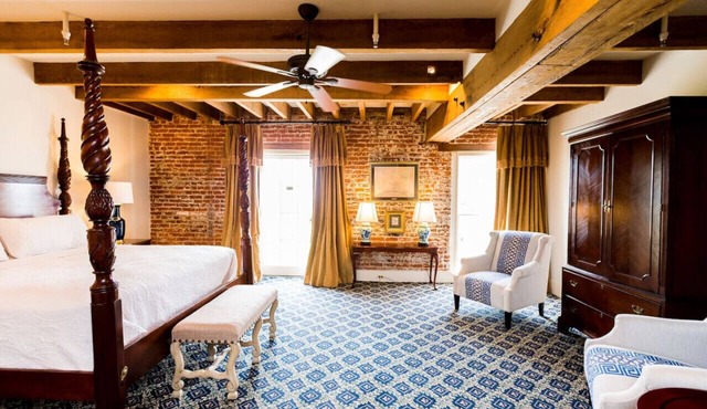 The River Walk Inn - Room 804