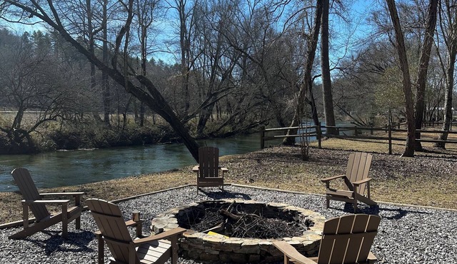 The Riverhaus @nottelyriverhaus on IG.