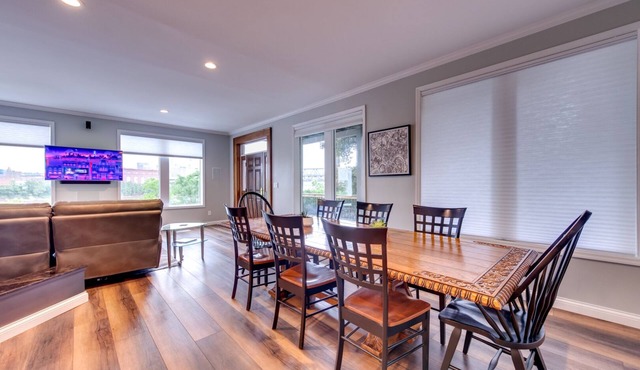 The RiverHaus: Skyline Views, 5mins to DT Cincy
