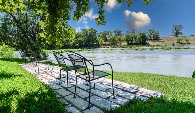 The RiverHouse Pet Friendly Zen River Retreat