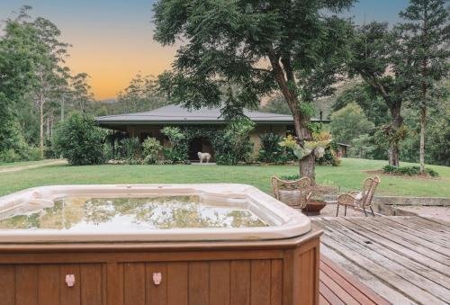 The Riverside Homestead - 8 guests