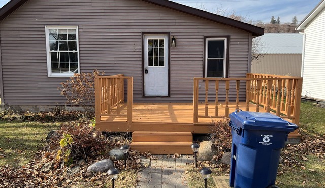 The Riverside Retreat! cozy, newly remodeled home
