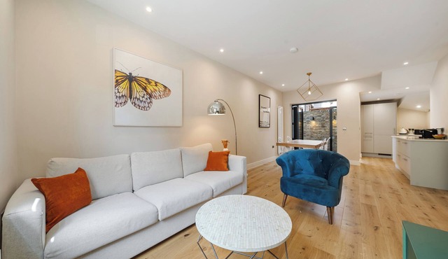 The Riverwalk Residence – 2 Bed Apartment - London