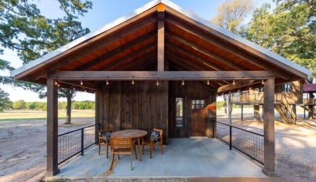 The Roadrunner Cabin 15MIN to Magnolia & Baylor