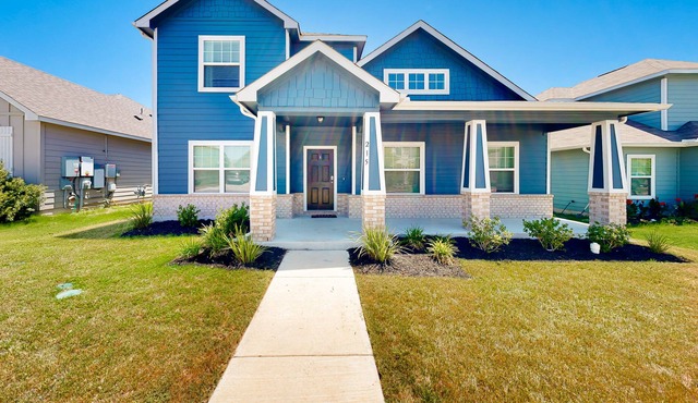 The Roaming Rest Stop | Family-friendly house in Hutto with a yard
