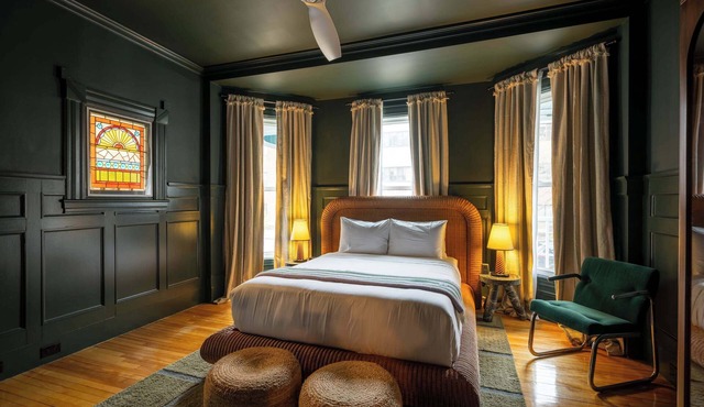 The Robert Frost - Ash Street Inn