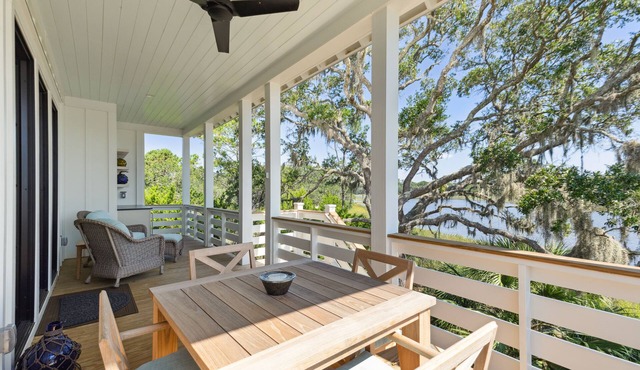 “The Robin” (3047 Southerly Way) 2 person creekside bungalow at Kiawah River ~EV Charger