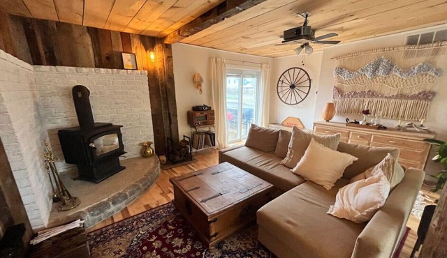 The Robin House · The Robin House: Your Rustic/Modern Home & Spa