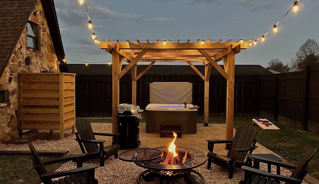 The Rock A-Frame - Modern, Private Patio, Location