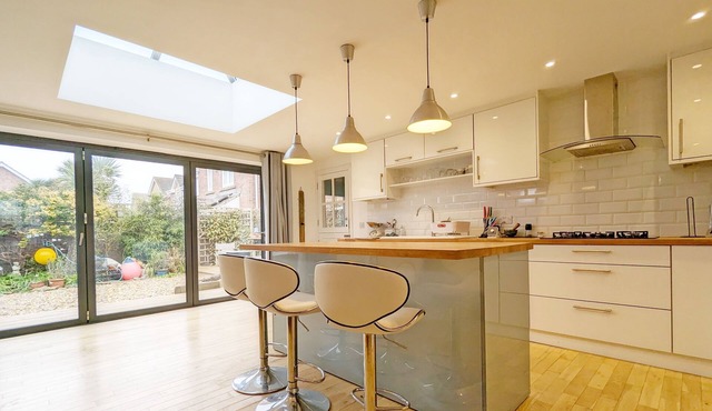 The Rock House - a family house that sleeps 8 guests in 3 bedrooms