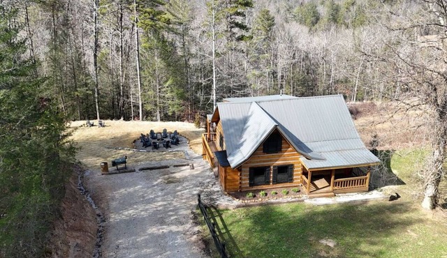 The Rock House-Hot Tub, Karaoke, Firepit