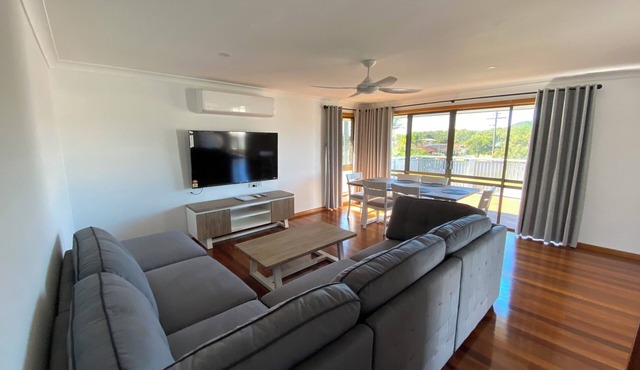The Rocks Family entertainer, just 10-min walk to town & beach!