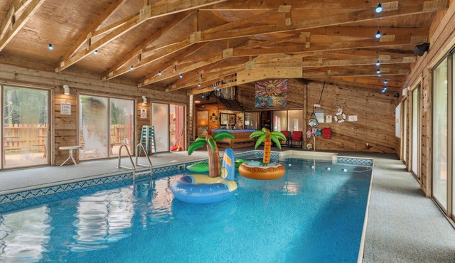 The Rockstar/Indoor pool/Close to Ft Knox