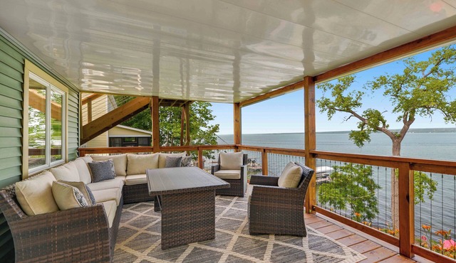 The Rod and Vine: Newly Remodeled + Close to Ithaca + Wine Country Dream Home!