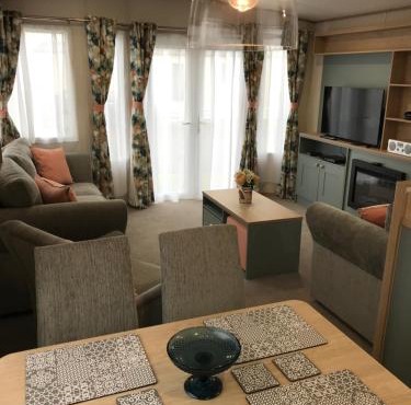 The Roecliffe, Holiday mid-lodge, Shorefield Country Park