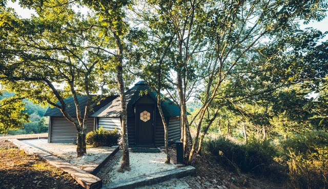 The Romantic Kota-Cabana