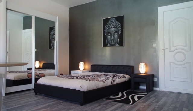 THE ROMANTIC EDEN STUDIO