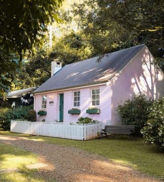 The Romantic Pink English Cottage at Tamborine Mountain