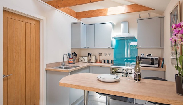 The Roost - a country lodge by Bloom Stays that sleeps 2 guests in 1 bedroom