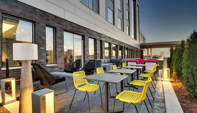 The Rose Chicago, Tapestry Collection by Hilton