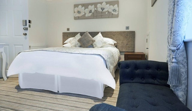 The Rose & Crown Free House