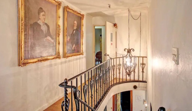 The Rose Room at The Oaks Hotel