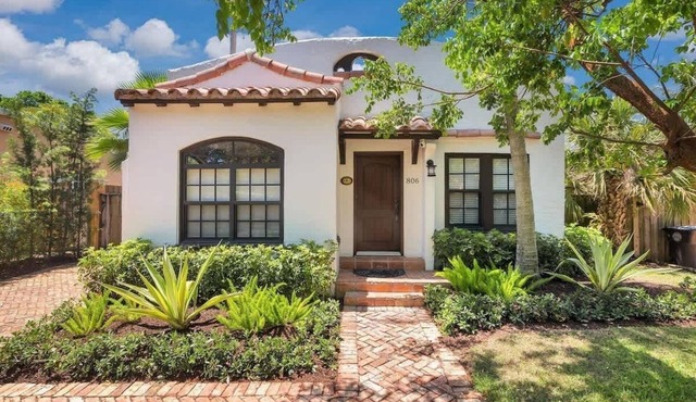THE ROSE · The Rose |The Sister House. Your Coastal Retreat !