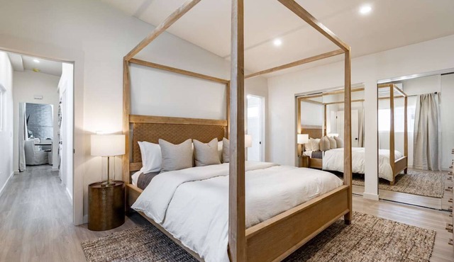 The Rosemont II - 2BR La Jolla Gem Near the Beach