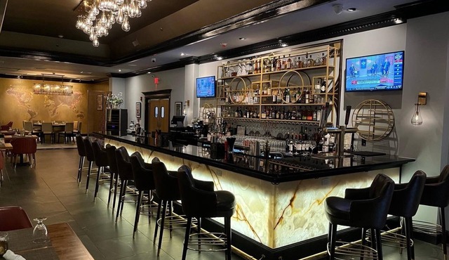 The Roslyn, Tapestry Collection by Hilton